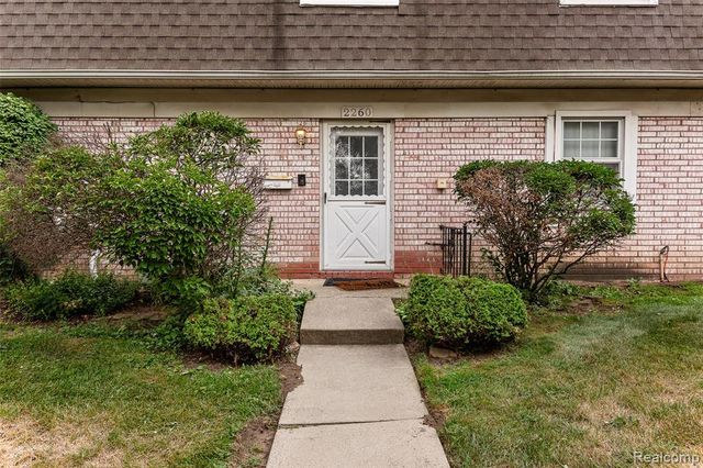 2260 N Hix Road, Westland, MI 48185