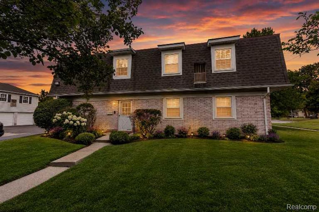 2260 N Hix Road, Westland, MI 48185