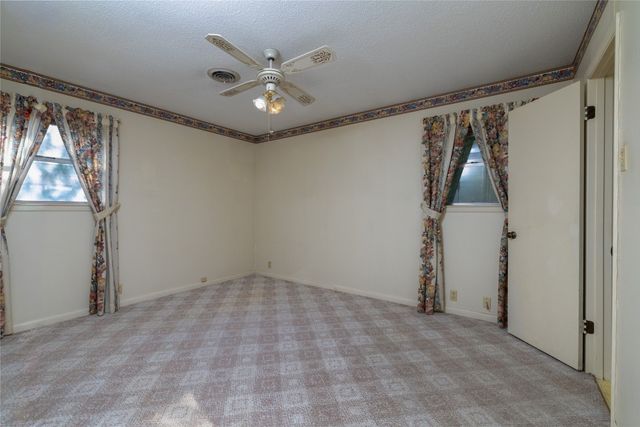 2002 Redbud Road, Gainesville, TX 76240