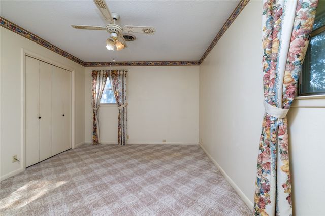 2002 Redbud Road, Gainesville, TX 76240
