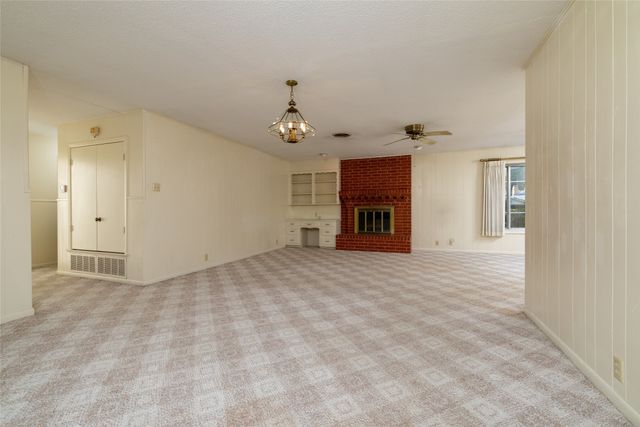 2002 Redbud Road, Gainesville, TX 76240