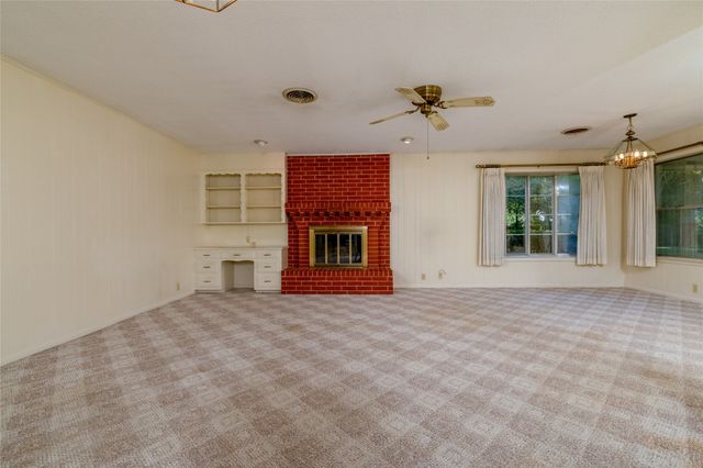 2002 Redbud Road, Gainesville, TX 76240