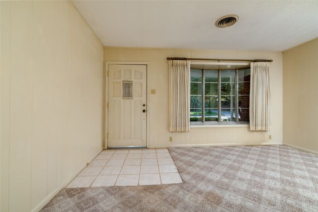 2002 Redbud Road, Gainesville, TX 76240