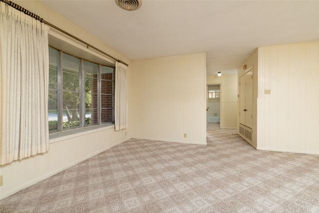 2002 Redbud Road, Gainesville, TX 76240