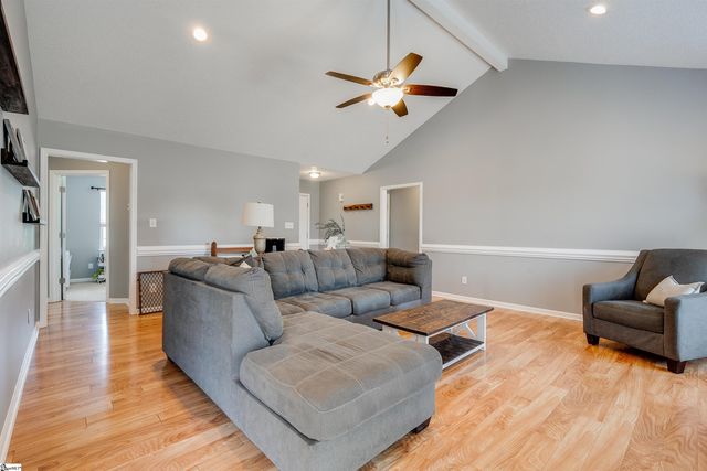 163 Summer Lady Lane, Boiling Springs, SC 29316