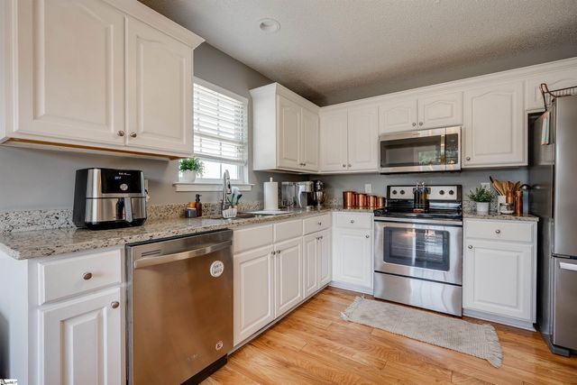 163 Summer Lady Lane, Boiling Springs, SC 29316