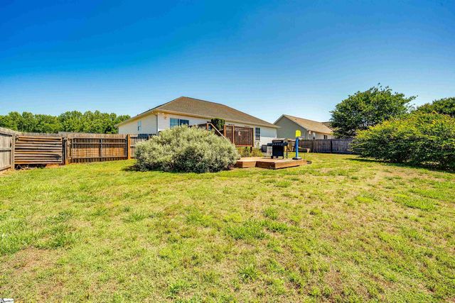 163 Summer Lady Lane, Boiling Springs, SC 29316
