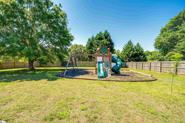 163 Summer Lady Lane, Boiling Springs, SC 29316