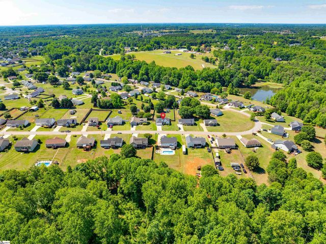 163 Summer Lady Lane, Boiling Springs, SC 29316