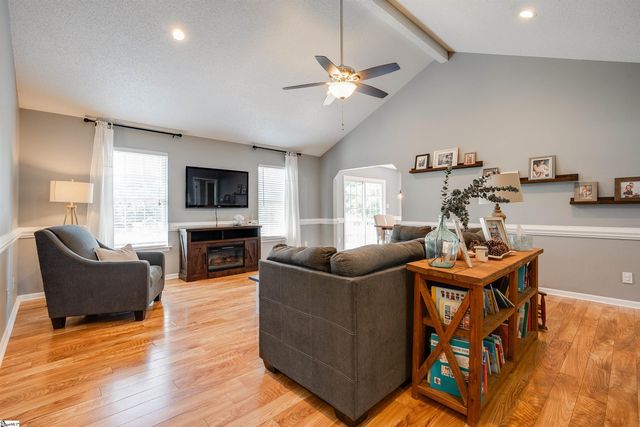 163 Summer Lady Lane, Boiling Springs, SC 29316