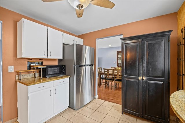 208 Mount Ridge Circle, Greece, NY 14616