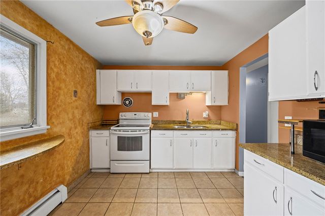 208 Mount Ridge Circle, Greece, NY 14616