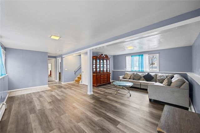 208 Mount Ridge Circle, Greece, NY 14616