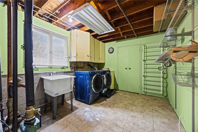 208 Mount Ridge Circle, Greece, NY 14616