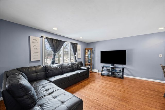 208 Mount Ridge Circle, Greece, NY 14616