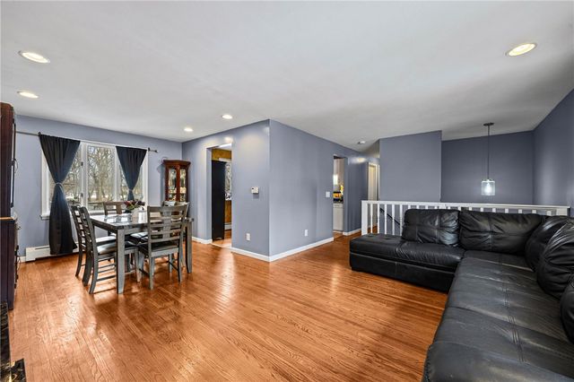 208 Mount Ridge Circle, Greece, NY 14616