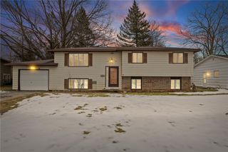 208 Mount Ridge Circle, Greece, NY 14616
