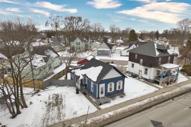 1134 Water Street, Port Huron, MI 48060