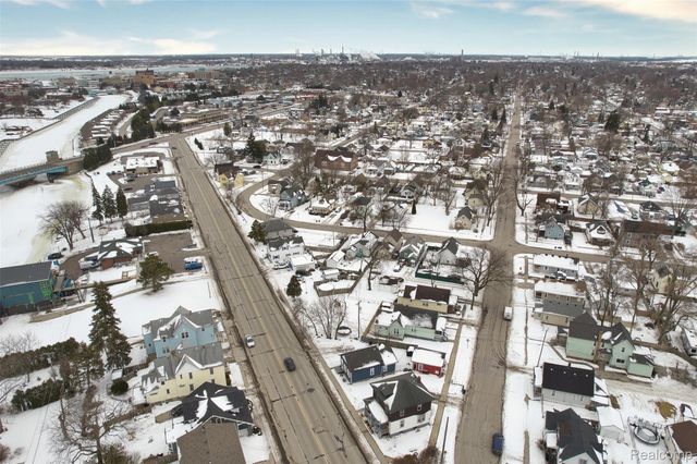 1134 Water Street, Port Huron, MI 48060