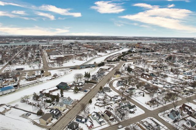 1134 Water Street, Port Huron, MI 48060