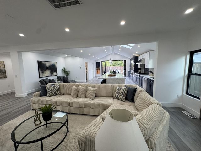 3211 Pentland Court, San Jose, CA 95148