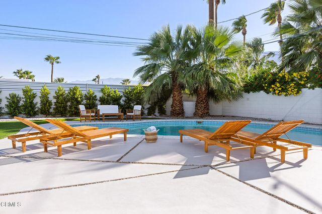795 E Racquet Club Road, Palm Springs, CA 92262