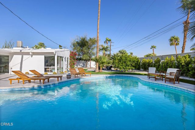 795 E Racquet Club Road, Palm Springs, CA 92262