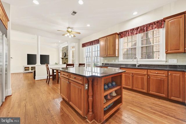 9860 PALACE GREEN WAY, Vienna, VA 22181
