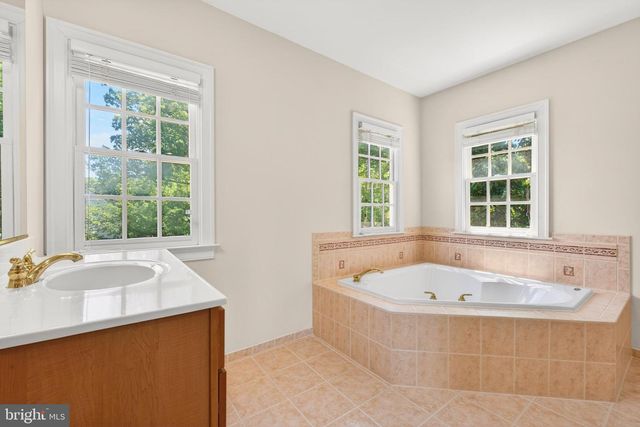 9860 PALACE GREEN WAY, Vienna, VA 22181
