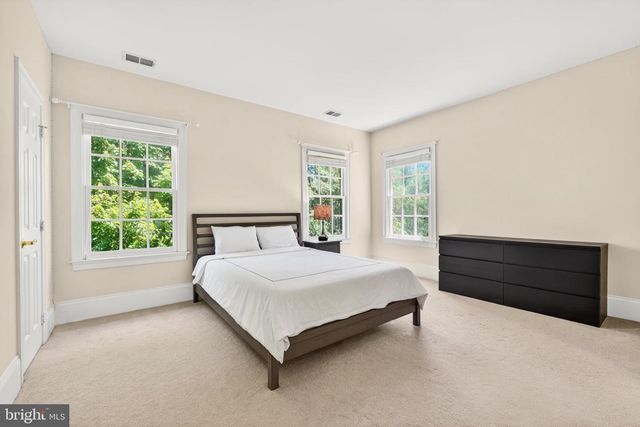 9860 PALACE GREEN WAY, Vienna, VA 22181