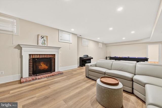 9860 PALACE GREEN WAY, Vienna, VA 22181