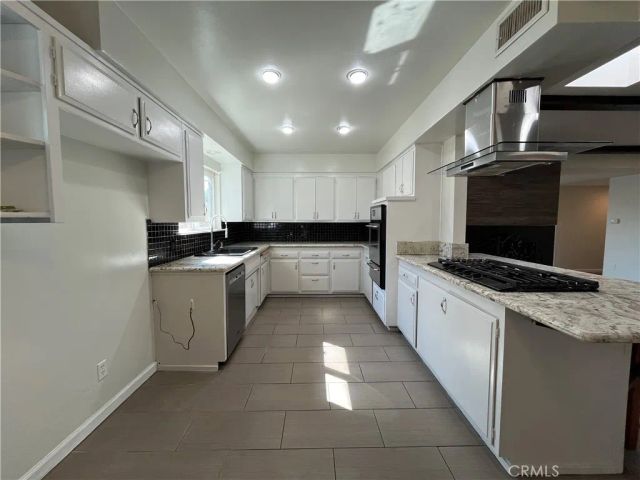 16751 San Fernando Mission, Granada Hills, CA 91344