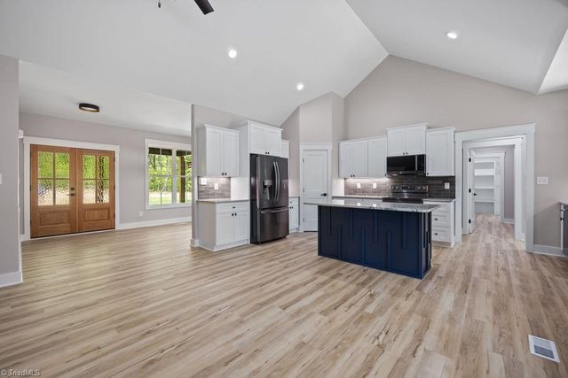 151 Lake Drive 6, Lexington, NC 27292