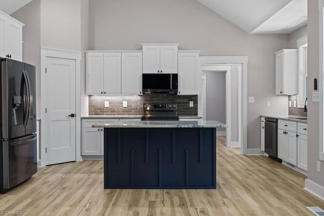151 Lake Drive 6, Lexington, NC 27292