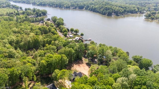 151 Lake Drive 6, Lexington, NC 27292