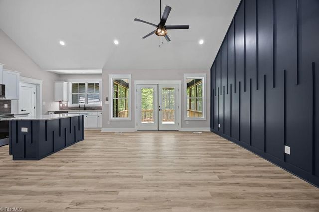 151 Lake Drive 6, Lexington, NC 27292
