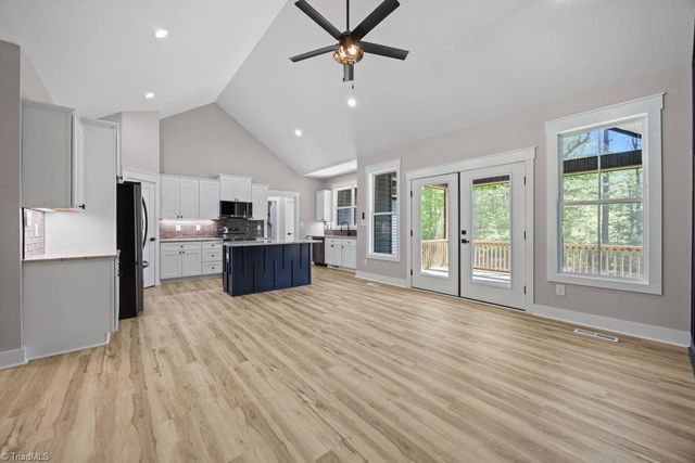 151 Lake Drive 6, Lexington, NC 27292