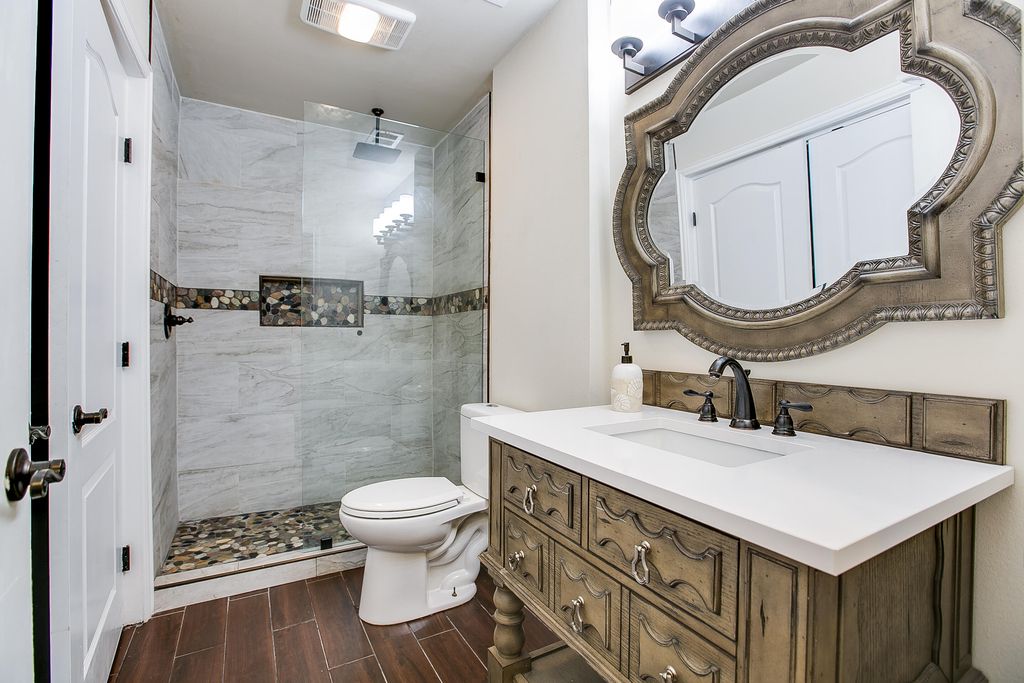 Image 23 of property listing at 909 Avondale Avenue, San Angelo, TX 76901