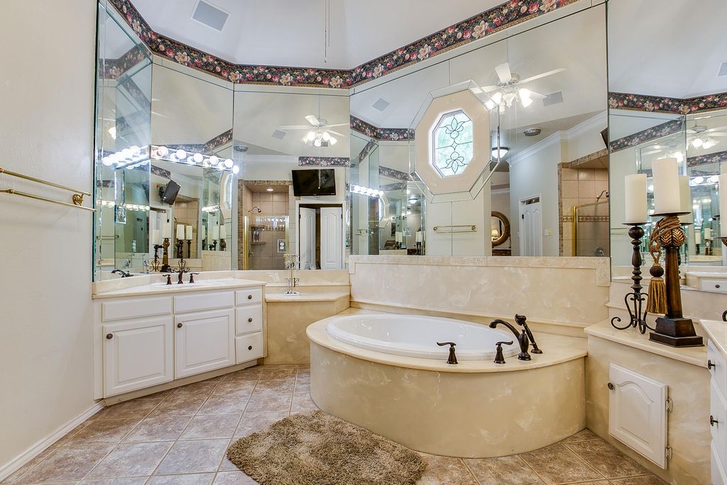 Image 29 of property listing at 909 Avondale Avenue, San Angelo, TX 76901