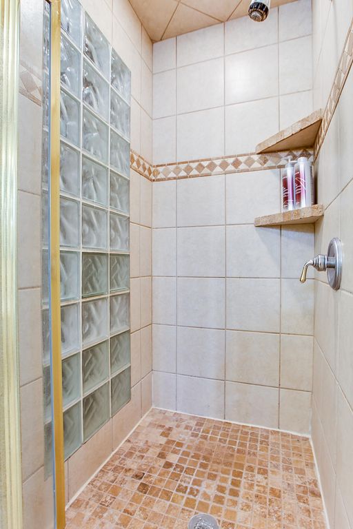 Image 30 of property listing at 909 Avondale Avenue, San Angelo, TX 76901