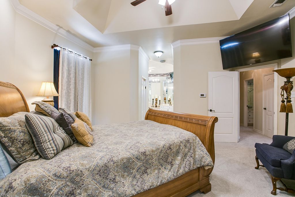 Image 37 of property listing at 909 Avondale Avenue, San Angelo, TX 76901