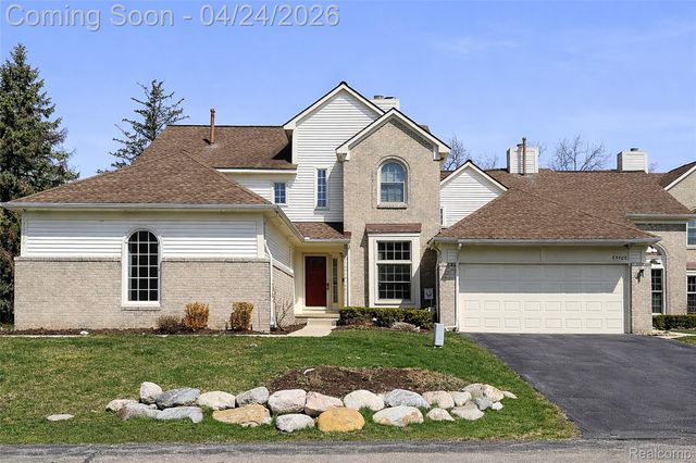 43470 Algonquin Drive, Novi, MI 48375