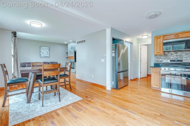 43470 Algonquin Drive, Novi, MI 48375