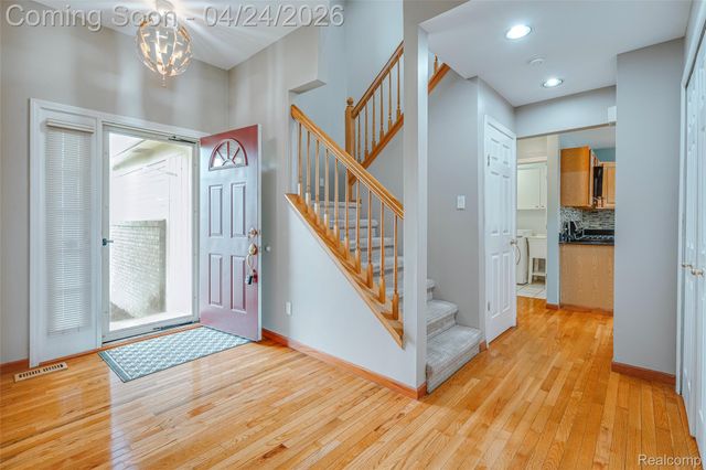 43470 Algonquin Drive, Novi, MI 48375