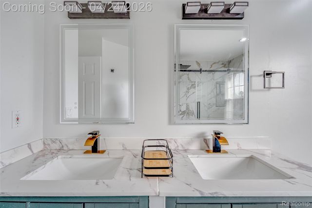 43470 Algonquin Drive, Novi, MI 48375