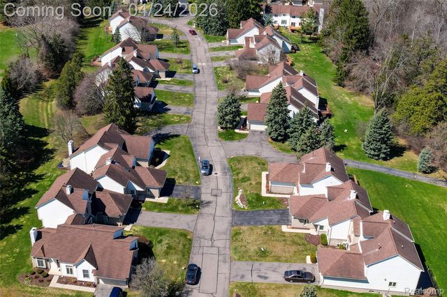 43470 Algonquin Drive, Novi, MI 48375