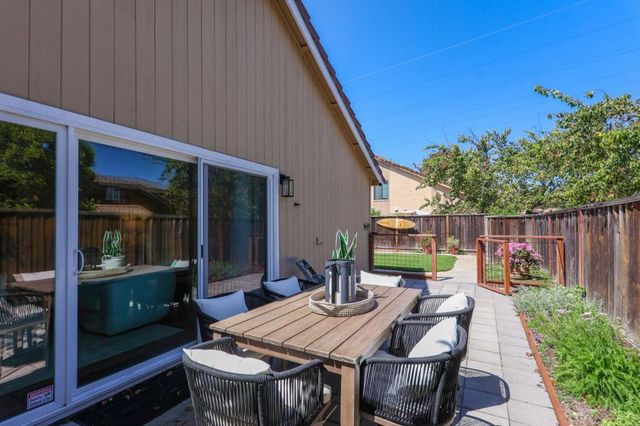 799 Pitcairn Drive, Foster City, CA 94404