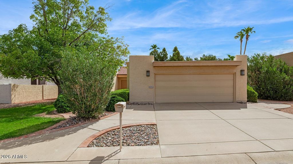 26445 S BOXWOOD Drive, Sun Lakes, AZ 85248 — exterior