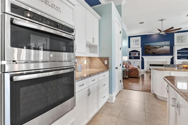 1641 EDGEWATER DRIVE, Mount Dora, FL 32757