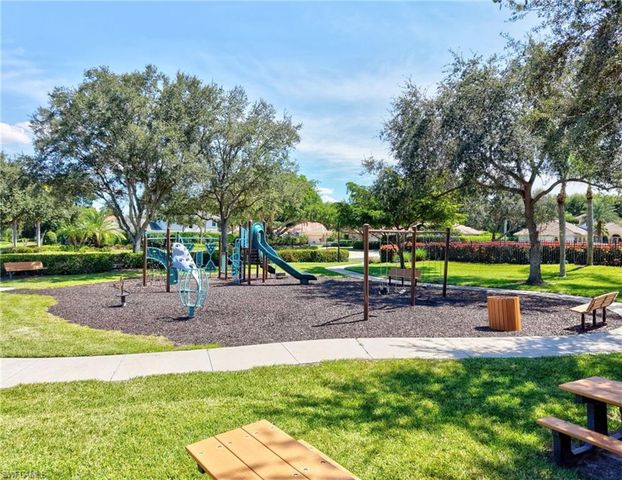 4995 Rustic Oaks CIR, Naples, FL 34105